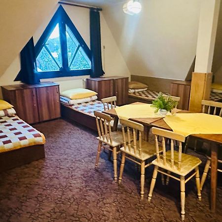 Hostel Miedzynarodowe Schronisko Mlodziezowe Ptsm Szarotka Zakopane Exterior foto