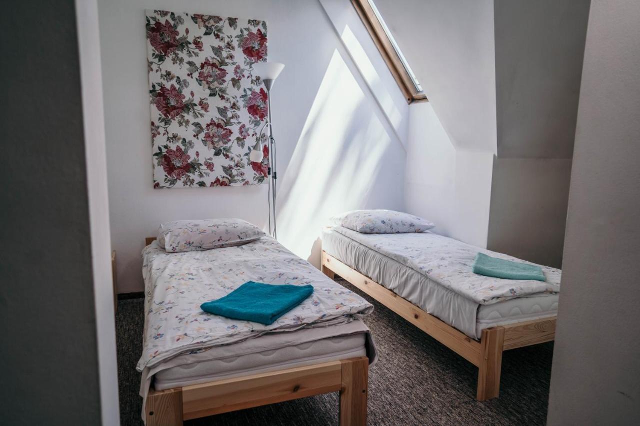 Hostel Miedzynarodowe Schronisko Mlodziezowe Ptsm Szarotka Zakopane Exterior foto