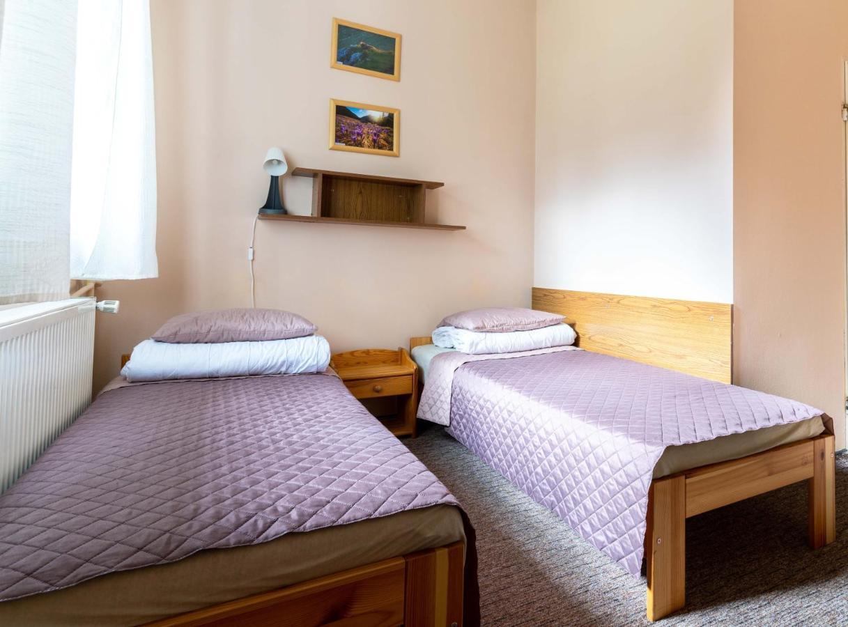 Hostel Miedzynarodowe Schronisko Mlodziezowe Ptsm Szarotka Zakopane Exterior foto