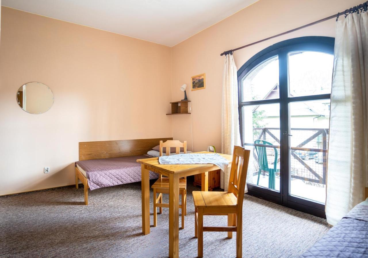 Hostel Miedzynarodowe Schronisko Mlodziezowe Ptsm Szarotka Zakopane Exterior foto