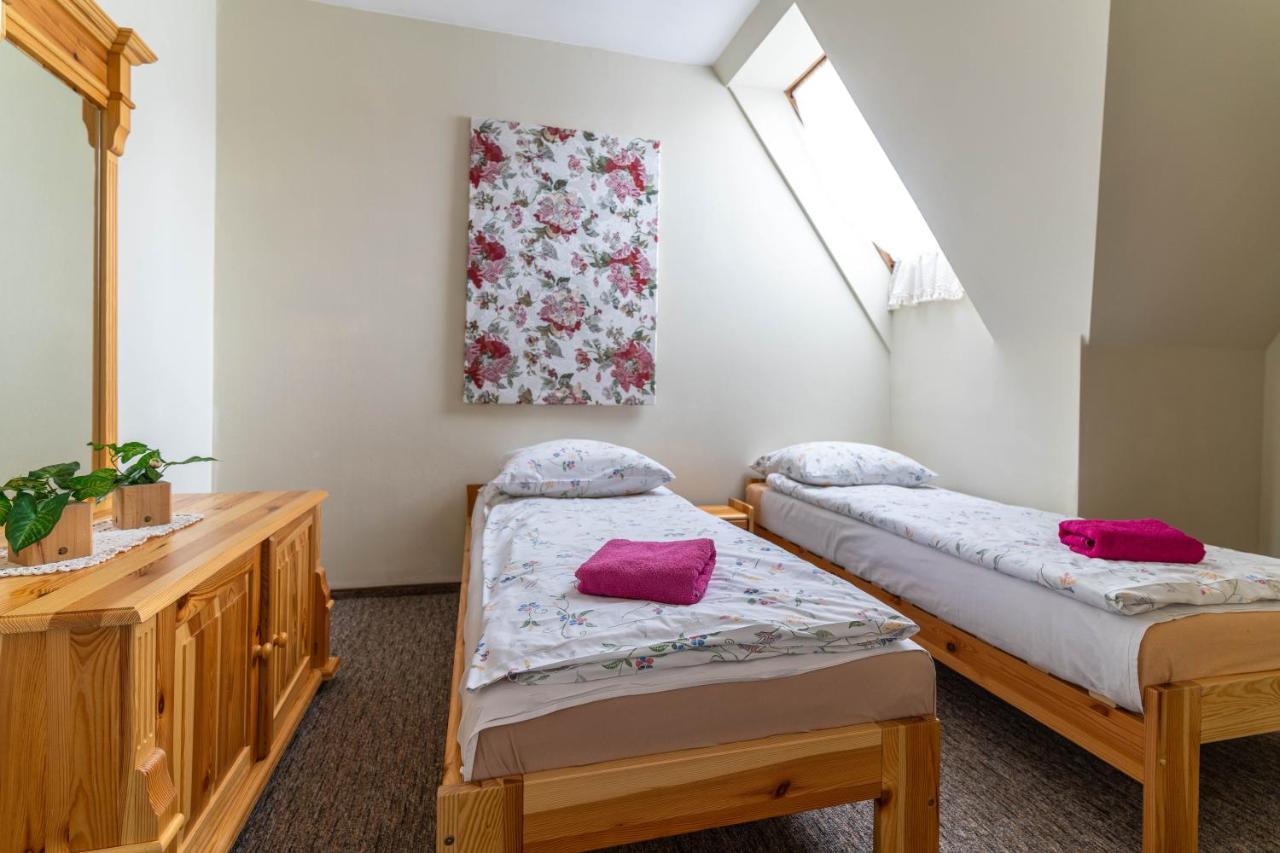 Hostel Miedzynarodowe Schronisko Mlodziezowe Ptsm Szarotka Zakopane Exterior foto