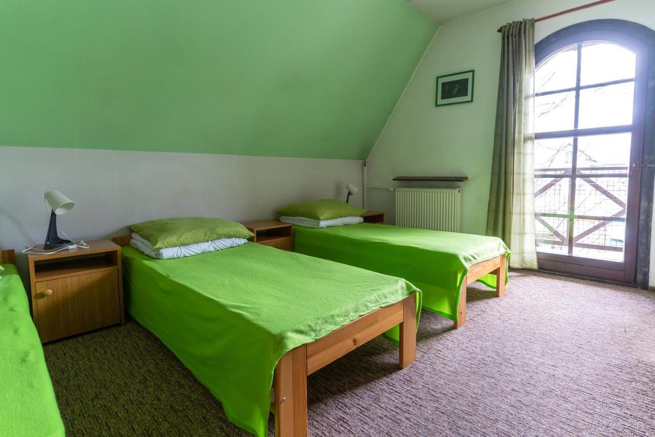 Hostel Miedzynarodowe Schronisko Mlodziezowe Ptsm Szarotka Zakopane Exterior foto