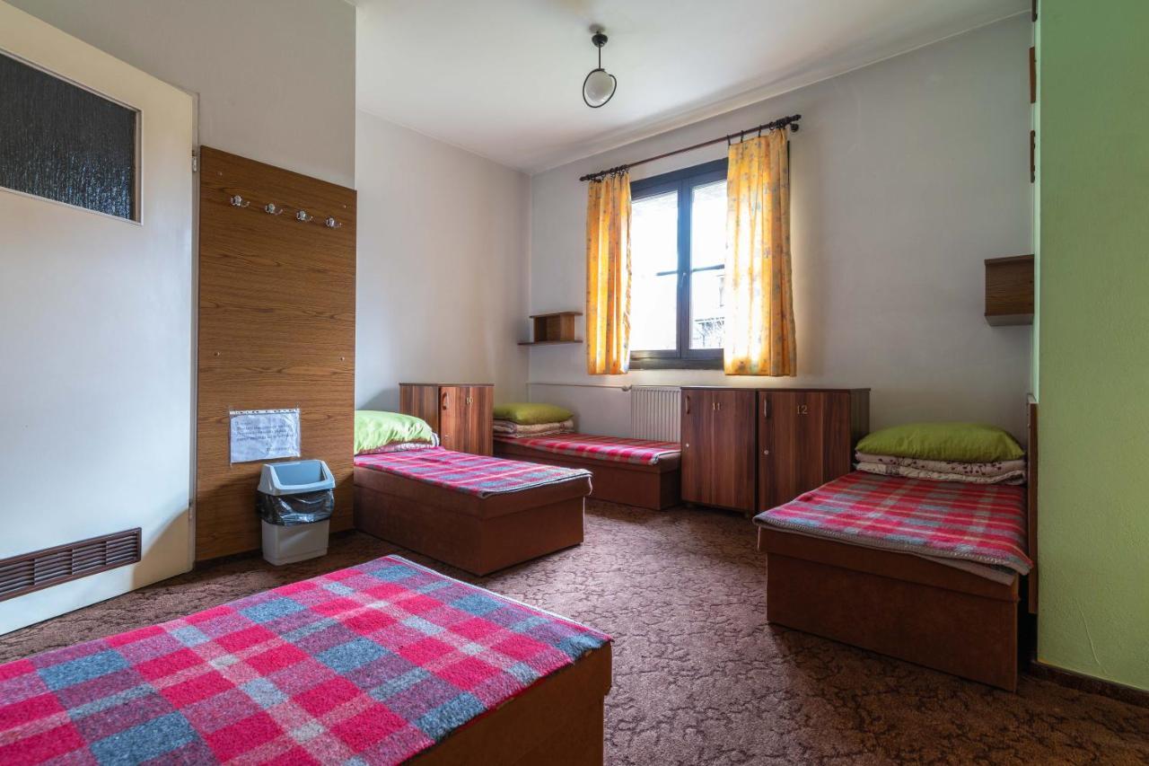 Hostel Miedzynarodowe Schronisko Mlodziezowe Ptsm Szarotka Zakopane Exterior foto